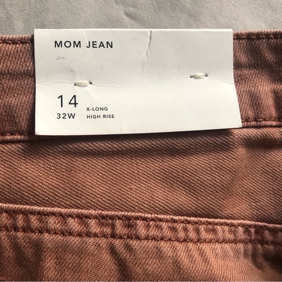 🔥 NWT | Ladies American Eagle ‘Mom Jeans’ - Picture 7 of 8